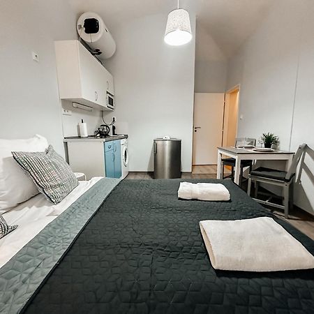 Elso Apartments プラハ エクステリア 写真